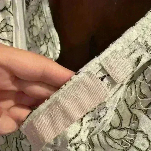 Keepsake the Label Porcelain Lace Dress - Ivory - Sz Small - Picture 4 of 4